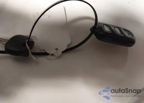 2005 Toyota Sequoia Sr5 V8 z USA, uszkodzony, nr VIN 5TDBT44AX5S239585